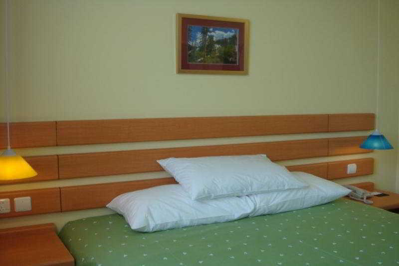 Home Inn Yichang Gezhou Dam Экстерьер фото